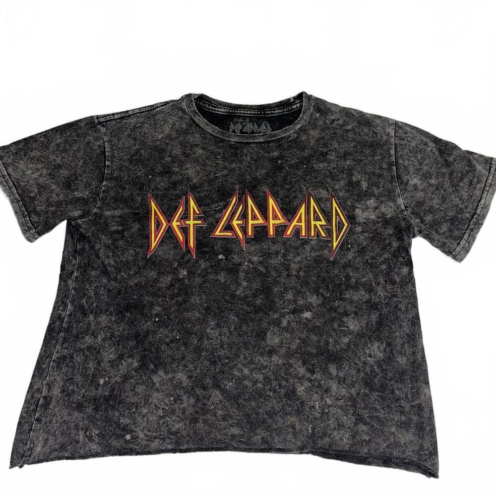 Def Leppard Vintage Style Acid Wash Band Cropped TShirt Black Womans Small Rock
